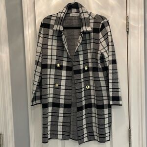 Kasper black and white medium above the knee blazer